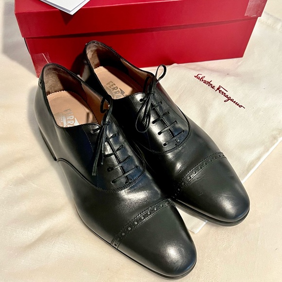 Salvatore Ferragamo Lace up Loafers. 10.5 Euro sizing. - Picture 3 of 9